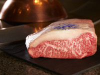 [Limited time offer] Kobe beef Ajiwai course～Glass Champagne～