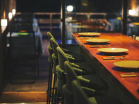 Reservation for seating (seat at the counter)