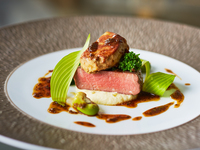 【贅沢ディナー】スパークリングワイン付！メインが厳選牛フィレのロッシーニ風！全4皿ディナー（キャンドル装飾付）