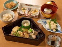 Yuba cuisine (tofu dengaku)