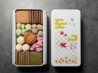 結びのクッキー缶