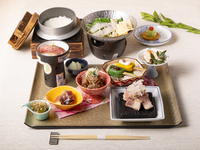 限量10份！【全12道 彩色御膳午餐】「8种奢华御膳＆鹿儿岛产秋季黄尾鱼（buri）黄金高汤涮小锅」¥3,290