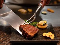 Teppanyaki: Omi beef and seafood lunch course