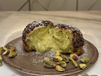 【持ち帰り専用】ピスタチオシュークリーム