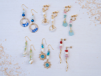 Making earrings (or earrings)