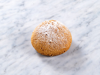 奄美諸島のさとうきびシュークリーム （2025.4.1~）