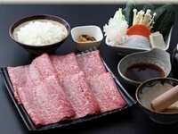 "Lunch" [A5 Rank Matsusaka Beef Set] + Pickles + 150g of A5 Rank Matsusaka Beef Thigh + Seasonal Vegetables + Rice [Free Refills] + Soup + Dessert + 1 Drink! ¥4000 ⇒ ¥2800