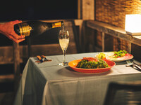 大皿で楽しむシェアコースB：全7品（川床テラス席でのご用意）