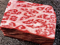 Furnace-style carefully selected Japanese black beef premium sirloin dinner course [Drinks included] (120g)