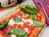 [準備]“方形”瑪格麗特披薩