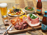 【120分飲み放題付き】☆期間限定☆ハワイアンBBQ！ペッパーリブフィンガーや熟成骨付きポークが入ったBBQコース！！