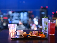 【THE BAR】ハッピーアワーにオードブル+シーズンカクテルなどのフリーフロー