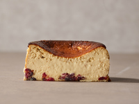 【テイクアウト】アッサムティー＆クランベリー バスクチーズケーキ