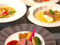 ■ 2名様よりホール席 ｜ 税込10,000円（料理のみ）｜銘々盛り｜サービス料・チャージ料0円