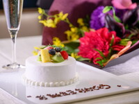 Anniversary Course　窓側席+乾杯スパークリング+記念日ホールケーキ（2名様限定）6/6～9/14