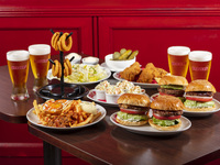 【飲み放題120分】選べる11種のバーガーとデザート含む7品のスタンダードコース！