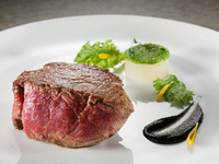  Live abalone, fish of the day,＆Beefsteak 100g course
