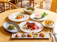 [Chef's Special Lunch] A lunchtime treat featuring 6 dishes packed with seasonal ingredients