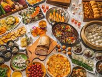 [Obon 2025] Dinner with the Minato Mirai night view, domestic beef hash brown, oven-baked pizza, and more (adults, 90 minutes)