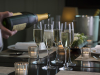 [Dinner only] Enjoy free flow ❝ Cheers O'clock ❞