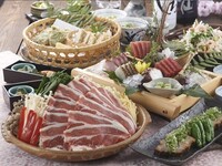 夏野菜と牛肉の蒸し陶板コース　5500円
