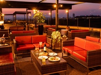 【1Fガーデンラウンジエリア/ソファ】中学生~20歳未満