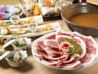 [Wild boar & Tsukinowa bear shabu-shabu course (Extreme)] Top-quality boar loin meat x Asiatic black bear + charcoal-grilled pheasant