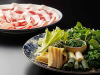 [Private room plan] [Wild boar shabu-shabu banquet] Wild mountain vegetables x top-quality boar loin