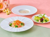 ＜特別会場へご案内＞ランチB（メイン料理：パスタ）付き　ゆめいろ苺のアーリーサマーアフタヌーンティー  with ハーゲンダッツ　2時間カフェフリー（土日祝）