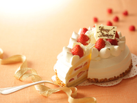 【事前決済】お祝いケーキ（イチゴ生クリーム・直径15cm）