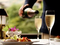 【New Otani Club members’ rate】Trader Vic's Lunch Buffet (with free-flowing sparkling wine)