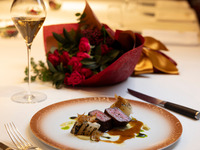 【BOUQUETブーケ】お食事(コース全5品)に花束+ワンドリンク付き