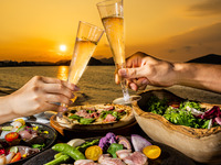 6/16-【リッチコース】炭火で焼き上げるステーキ＆鮮魚や窯焼きピザ付きディナーコース