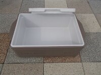 Cooler box (approximately 24 350ml cans) ¥1,000