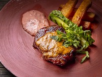 Lunch course consisting of a choice of main dish and dessert+All you can drink