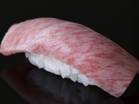 [Starting at 12:00] Lunchtime Omakase ( Nigiri 14 pieces )