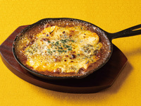 【平日ランチ・2025 カレーフェア】クワトロチーズカレードリア　スープ・サラダ付き