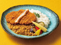 【平日ランチ・2025 カレーフェア】キーマカツカレー　スープ・サラダ付き