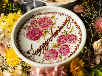 Comes with a celebration plate