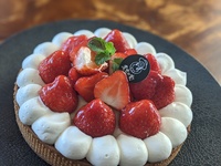 Domestic strawberry tart 15cm
