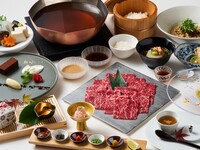 【Akagi -Anniversary-】Saturday Special for 2 Guests – 3 Drinks Included, Wagyu Sirloin & Round Beef Combination: Shabu-Shabu or Sukiyaki