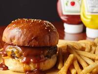 [Halal Japanese Black Beef] Original BBQ Cheeseburger