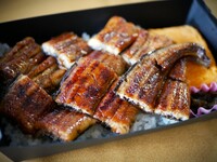 鰻重弁当(鰻300g)5,400円