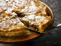 お日にち限定「ディナー 5品コース：ツール・ド・フランス 」前菜2品＆選べるメイン、スープ・デザート (月曜～木曜)