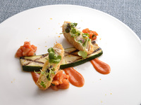 Seasonal Lunch Course (weekdays) 7,600 yen