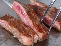 [Online Price] Dinner "AKASAKA" Superior Japanese Black-haired Wagyu and Fresh Abalone or Rock Lobster Course 30,000 yen