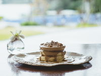 [For overnight guests only] Halekulani Okinawa Original Fluffy Souffle Pancakes with Hazelnut Sauce