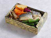 (Brown rice change) Mini silver salmon bento