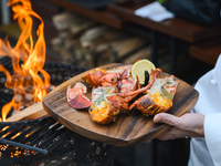 ワンドリンク+プチギフト付き　スペシャル薪焼きディナーコース¥26400