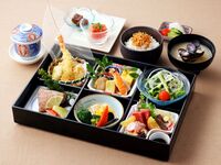 【平日10食限定】優待からまつ弁当
